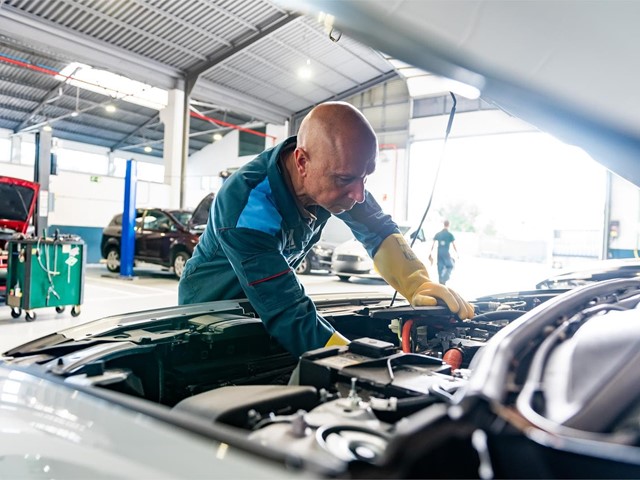 Mantenimiento de coches eléctricos: ¿qué revisar?